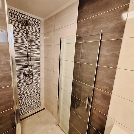 Apartment Iskolakert Sárospatak