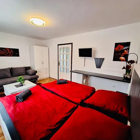 Iskolakert Apartament Sárospatak