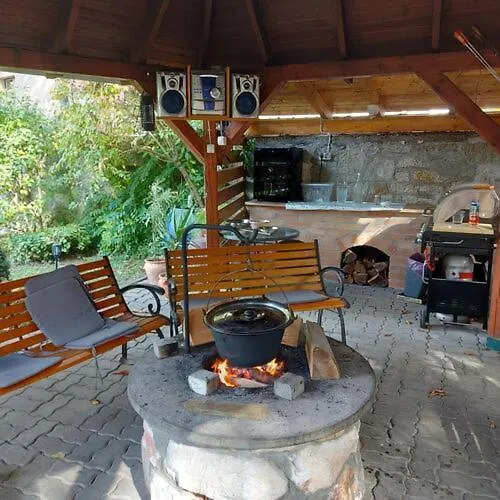 Apartament Iskolakert