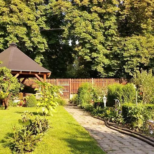 Iskolakert Apartament Sárospatak