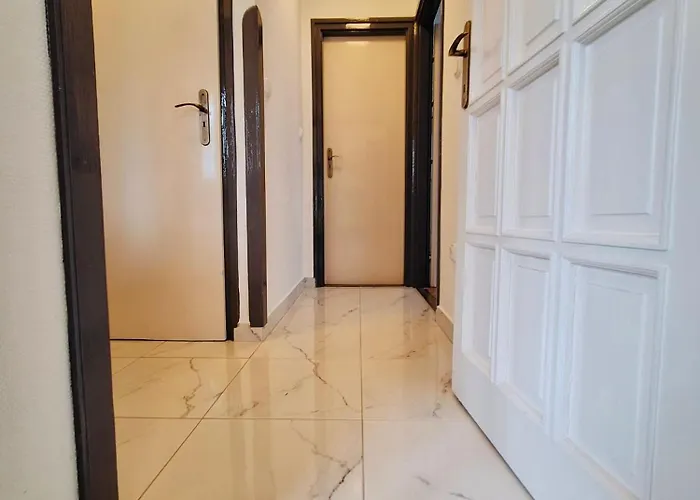 Iskolakert Apartament