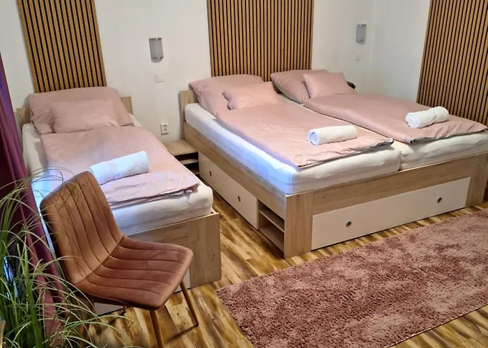 Apartament Iskolakert